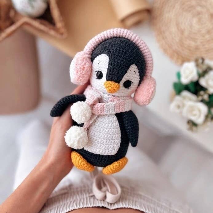 Pinguino girl all'uncinetto