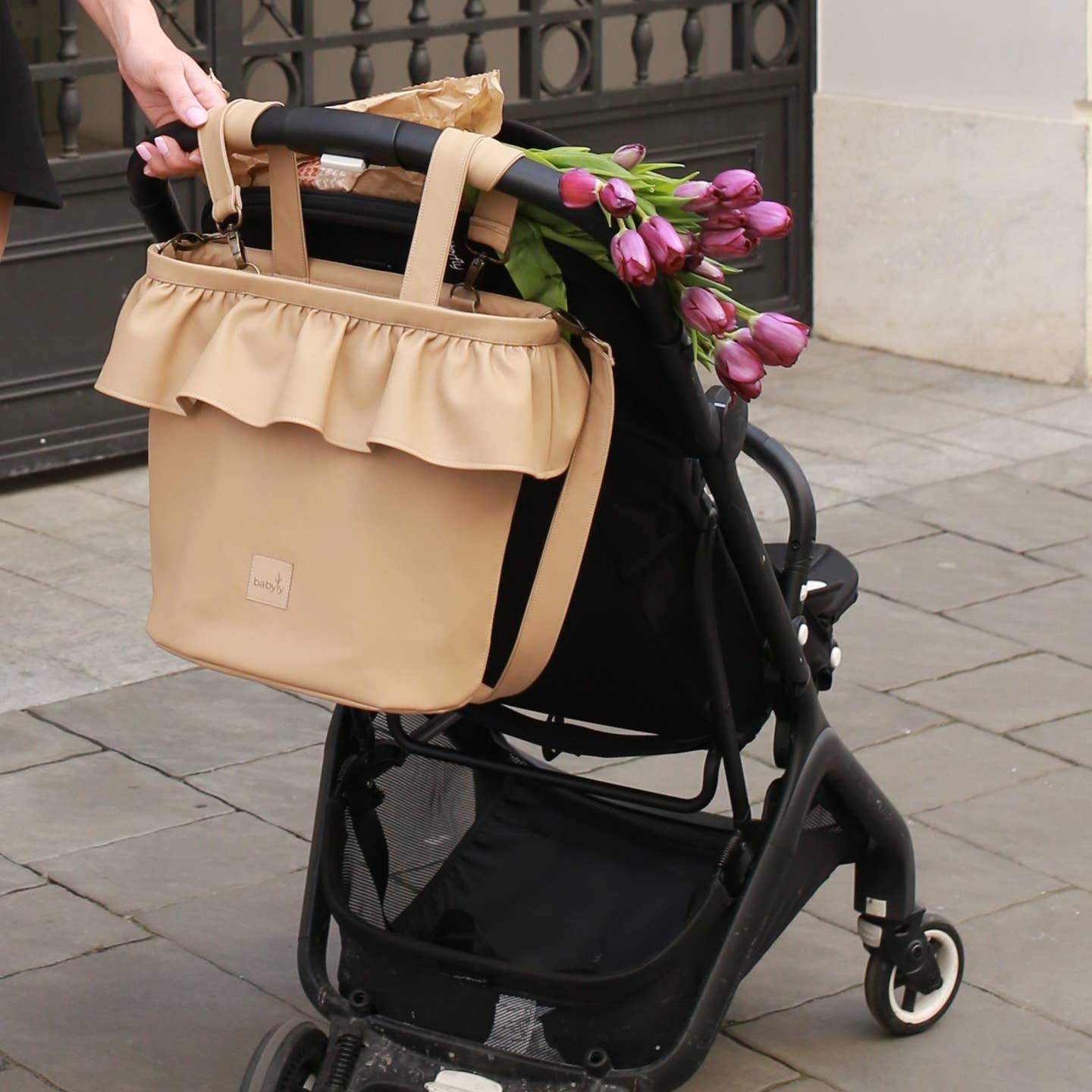 Borsa rosie beige passeggino e mamma